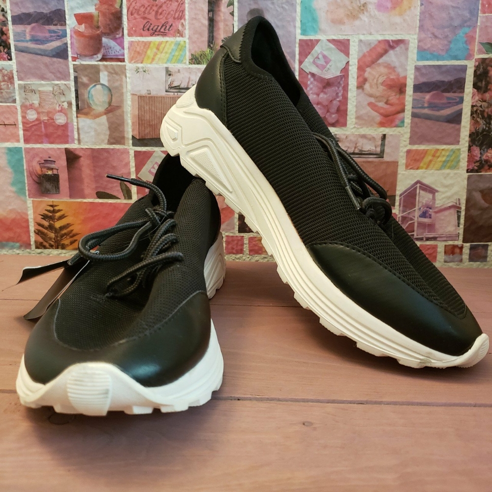 Workout shoes